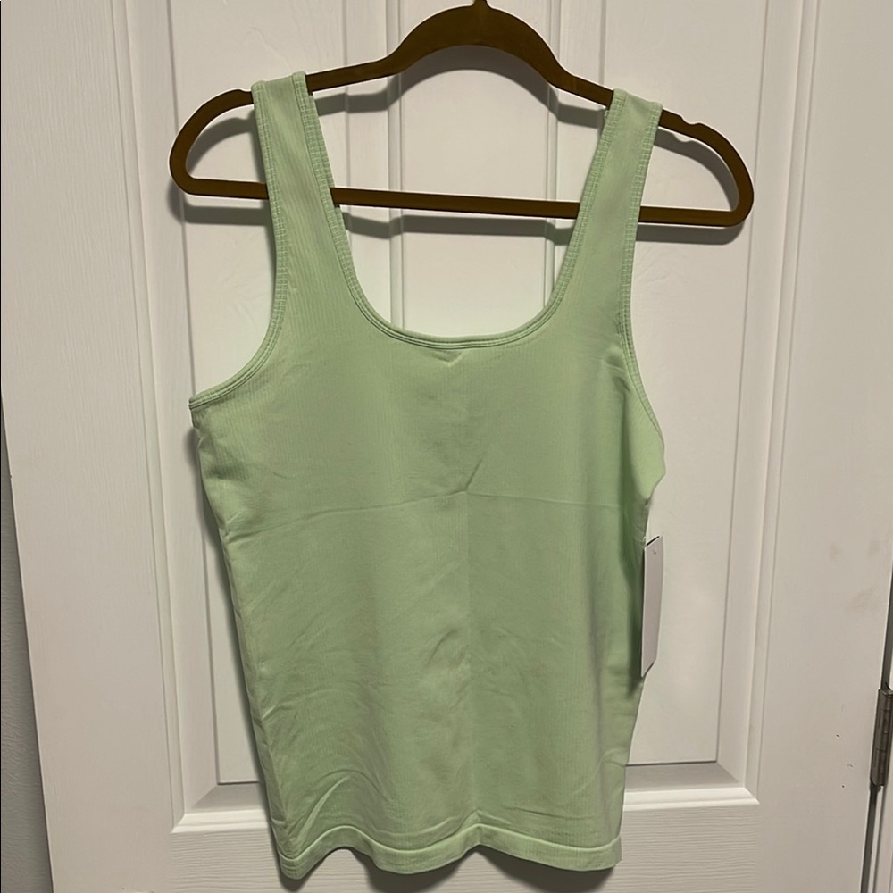 Athleta Renew Scoop Neck Tank